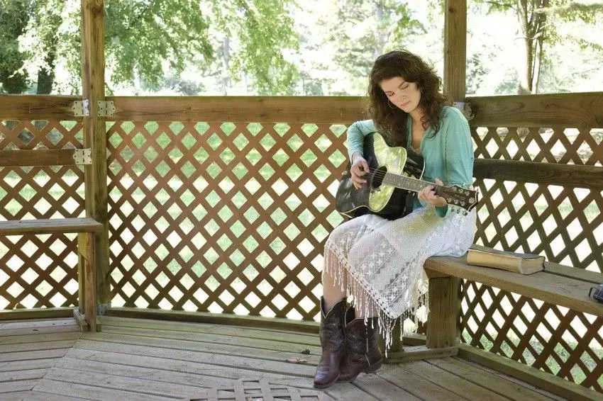 Which types of boots can be combined with a dress?