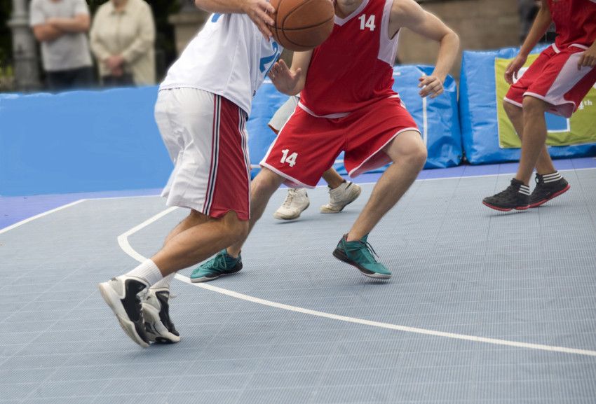 What to pay attention to when buying basketball shoes?