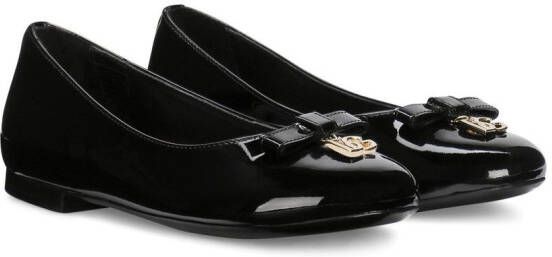 Dolce  Gabbana Kids DG-logo patent leather ballerina shoes Black