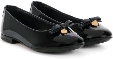 Dolce  Gabbana Kids logo-charm ballerina shoes Black
