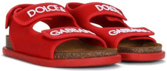 Dolce  Gabbana Kids logo-print flat sandals Red