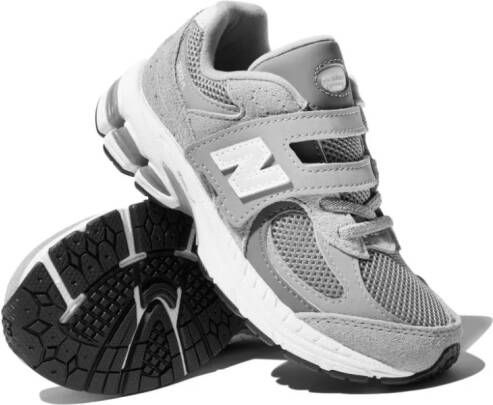 New Balance Kids 2002 Hook  Loop panelled sneakers Silver