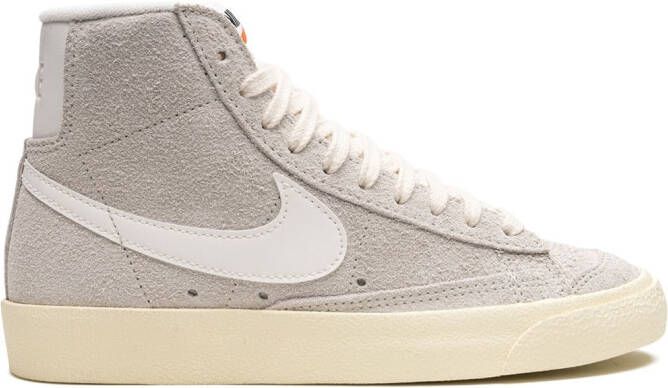 Nike Air Force 1 '07 "Summit White Sail White Metallic Silver" sneakers