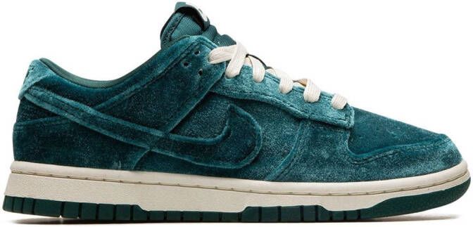 Nike x LeBron James Dunk Low "Fruity Pebbles" sneakers Red