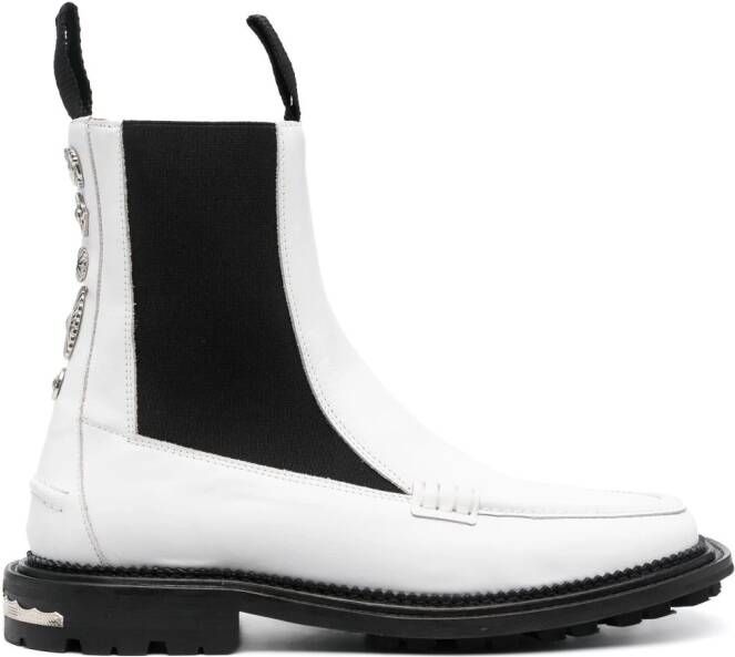 Toga Virilis charm-detail ankle leather boots White