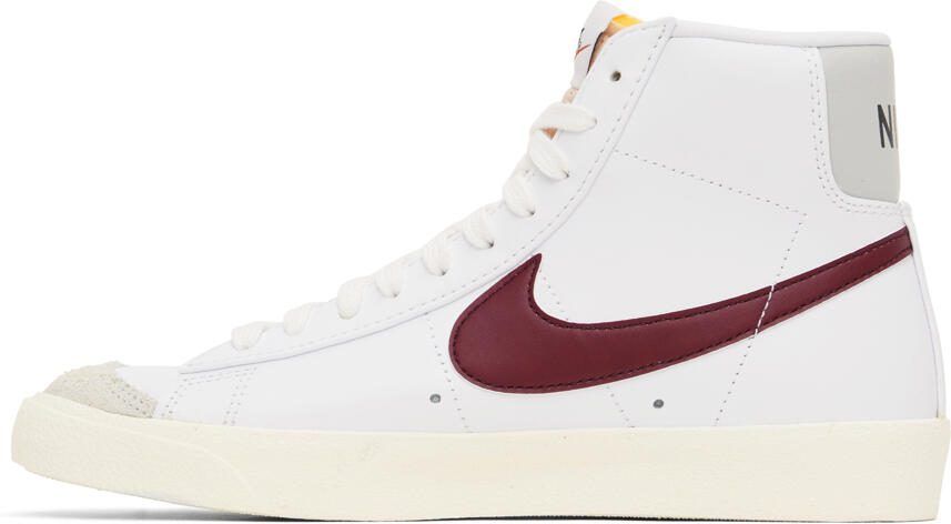 Nike White  Red Blazer Mid '77 Vintage Sneakers - Picture 3