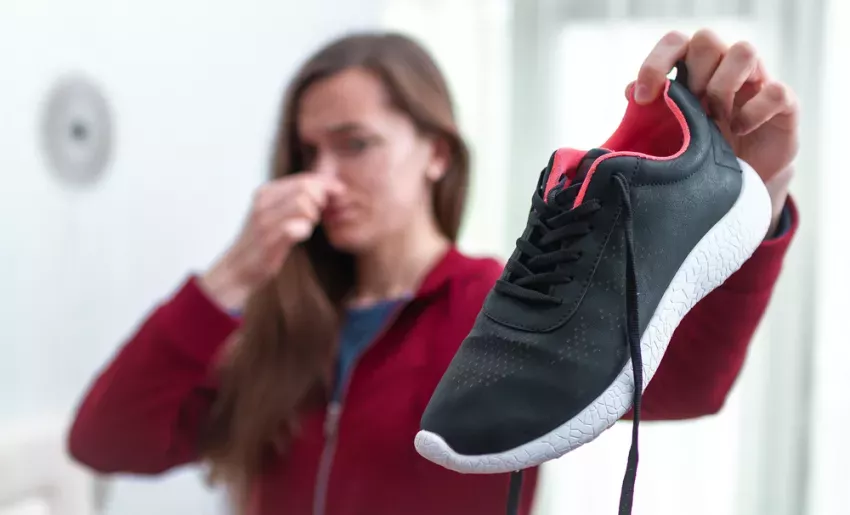 Stinky shoes and sweaty feet? Here's how to fix it!