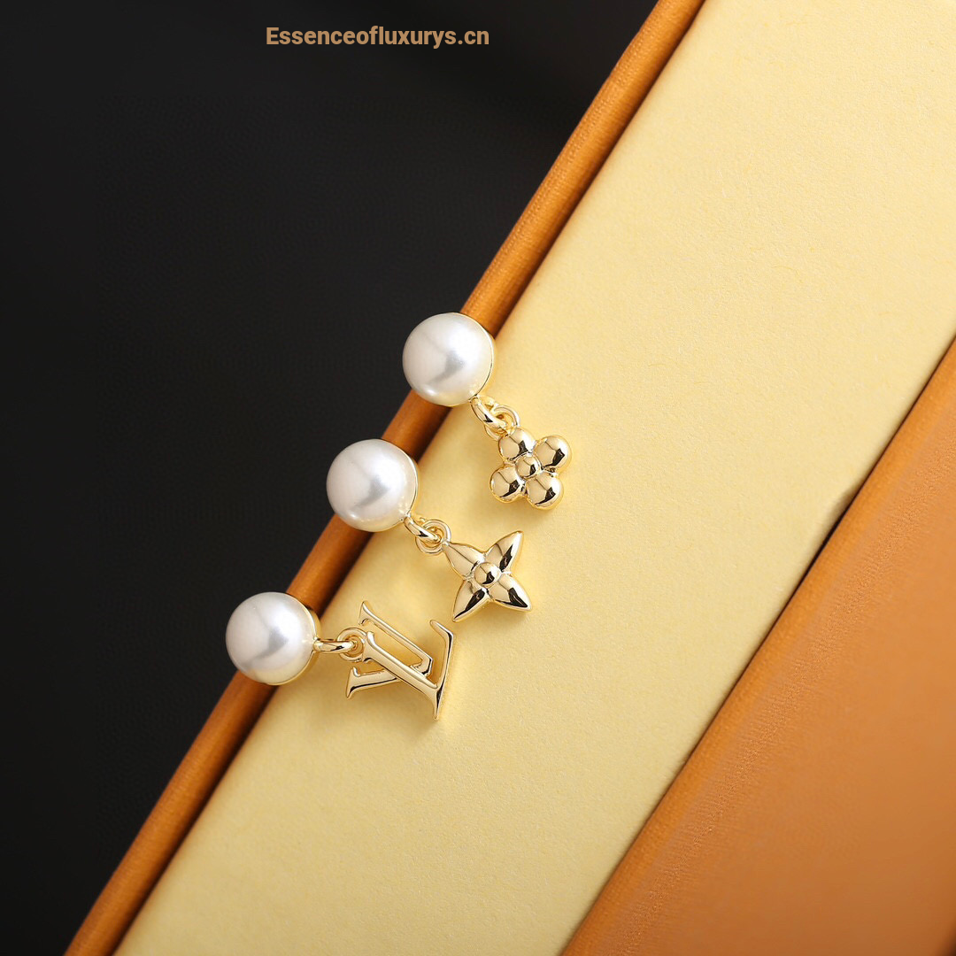 Louis Vuitton LV Pearl River Earrings